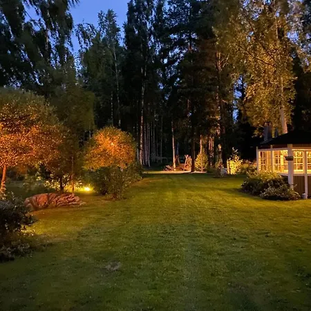 Kodikas Vapaa-ajan Asunto Paeijaenteen Rannalla *